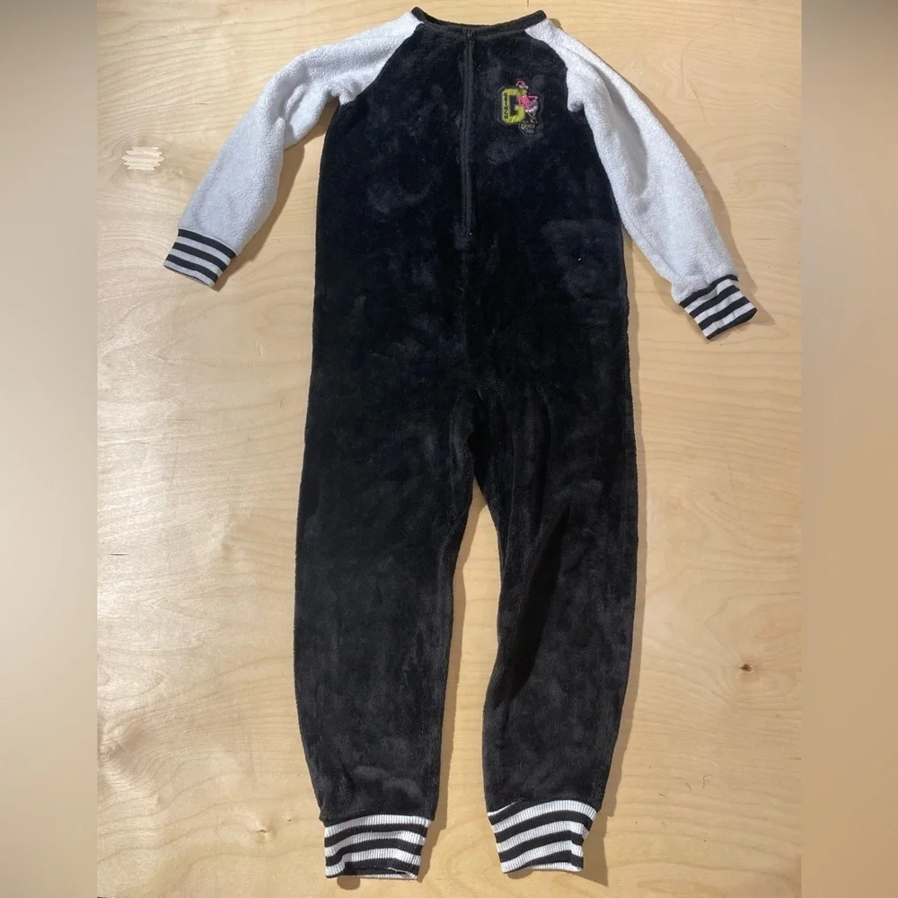 Justice cozy black